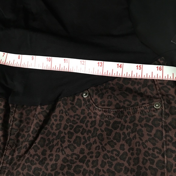 ALIVIA FORD Maternity Printed Cheetah Denim Jeans - Picture 10 of 10